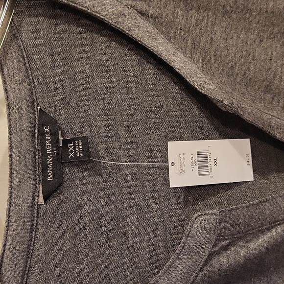 Banana Republic top. NWT - Picture 2 of 3